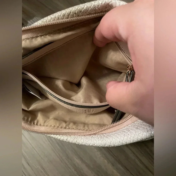 Jennifer Lopez Cream and Pink Textured Clutch with Elegant Strap - Picture 5 of 8